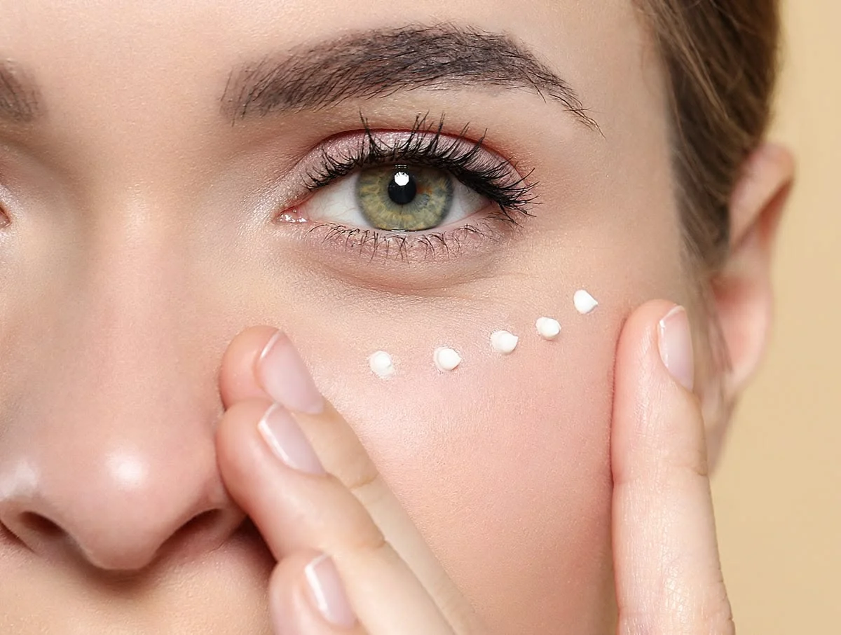 Best Eye Creams for Dark Circles and Puffiness in Pakistan