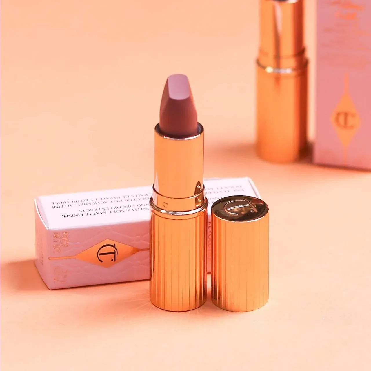 Charlotte Tilbury Matte Lipstick Pillow Talk Medium