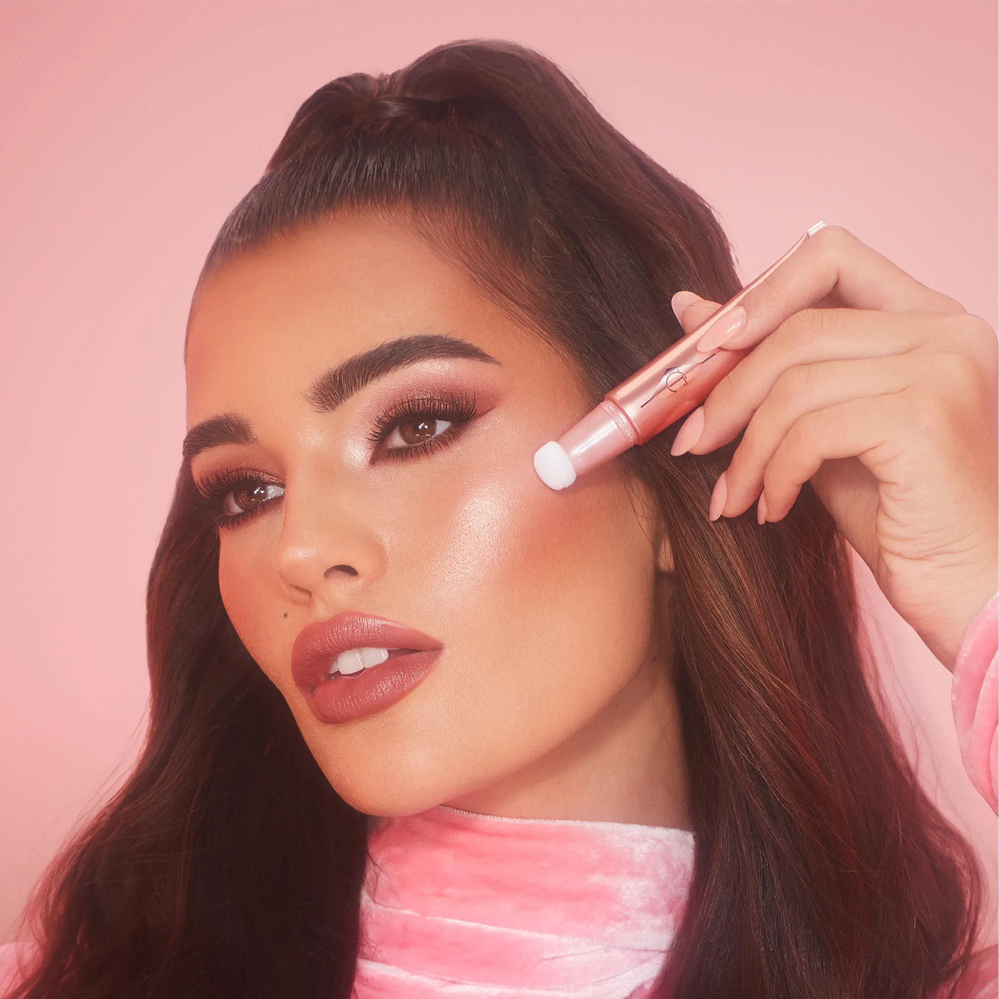 Charlotte Tilbury Beauty Light Wand Highlighter Pillow Talk gallery image