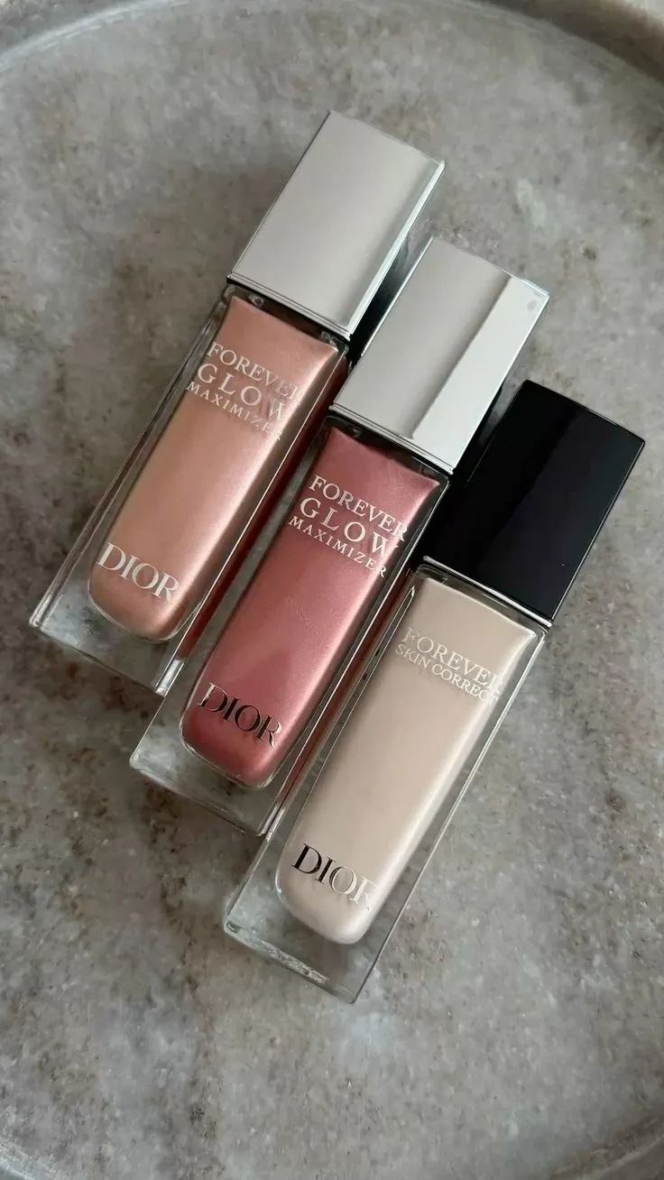 Dior Forever Glow Maximizer Illuminator gallery image